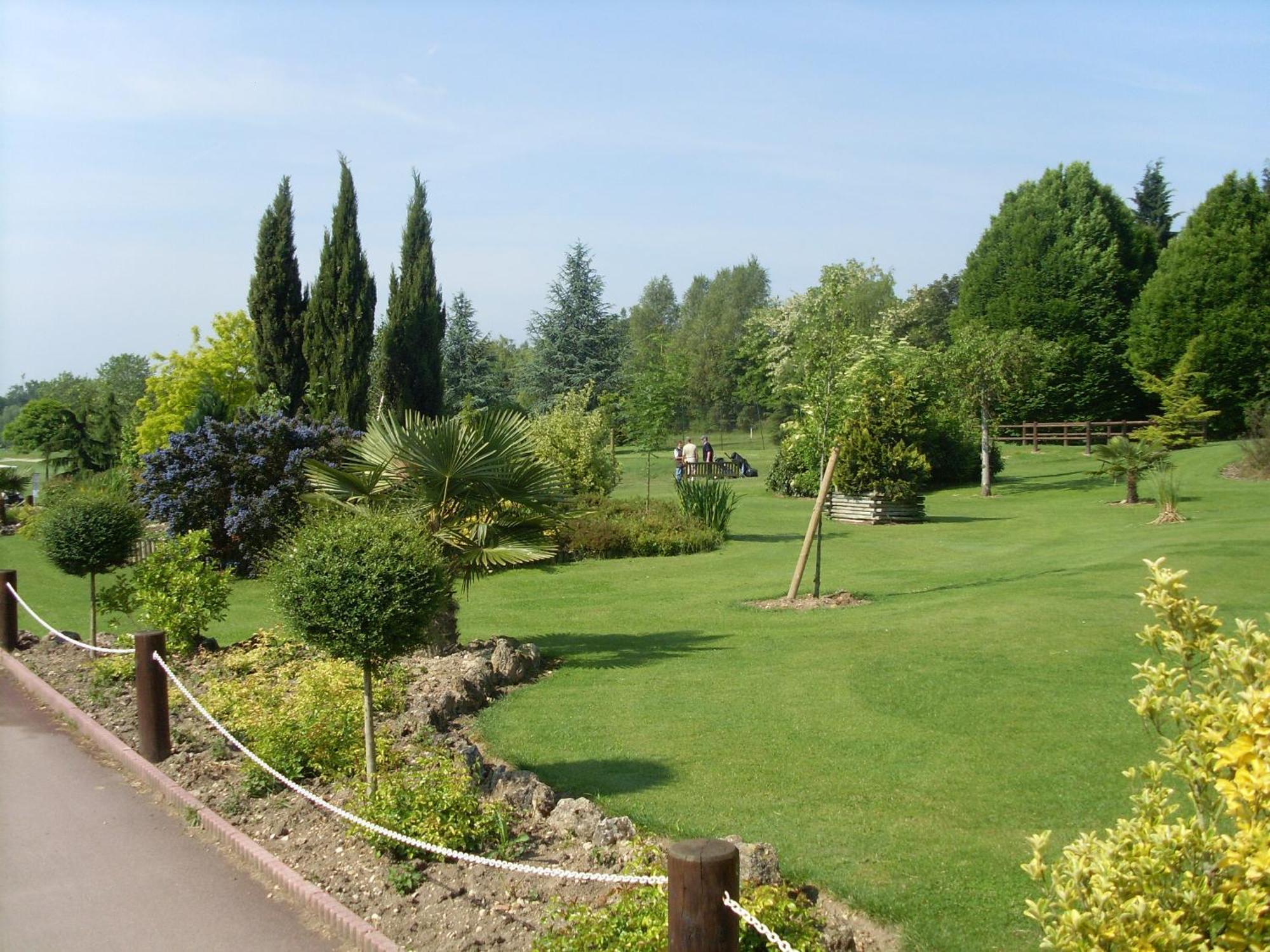 Hotel Abbaye Du Golf De Lesigny Eksteriør bilde
